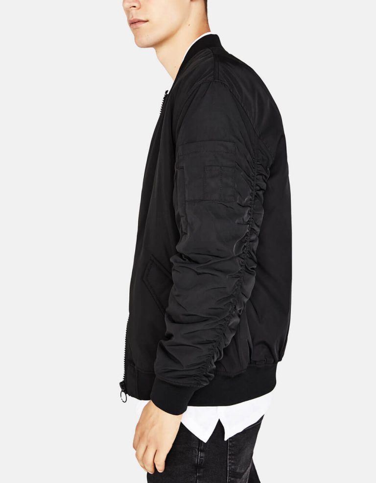 Black Coat - 图片 3
